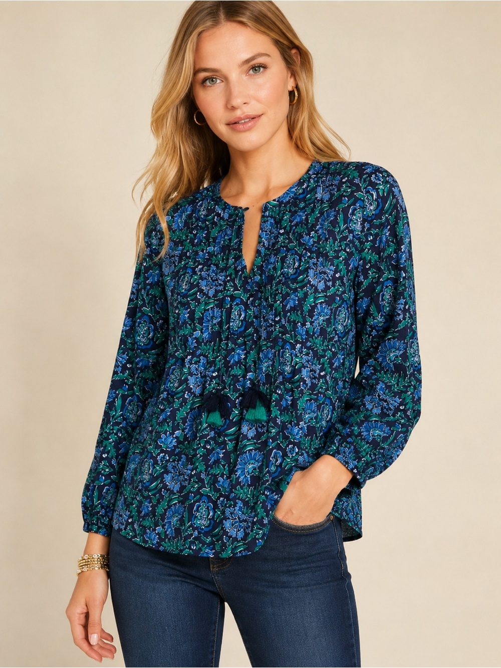 Vineyard Vines Women's Floral Pleated Top, Boho Lightweight Floral Top, Medium